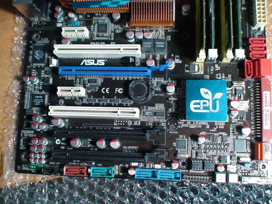 продам комплект Socket 775 Asus p5q e  + проц + озу  + башня -- обмен