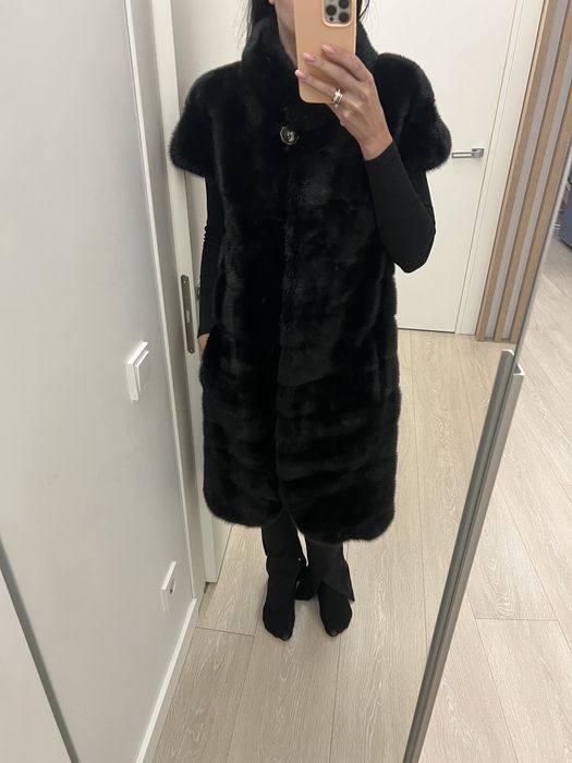 Норкова безрукавка