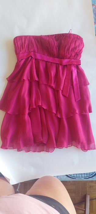 Vestido rosa aos folhos
