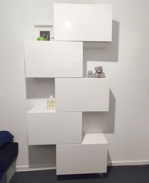 Besta Ikea  szafki, półki, biały połysk