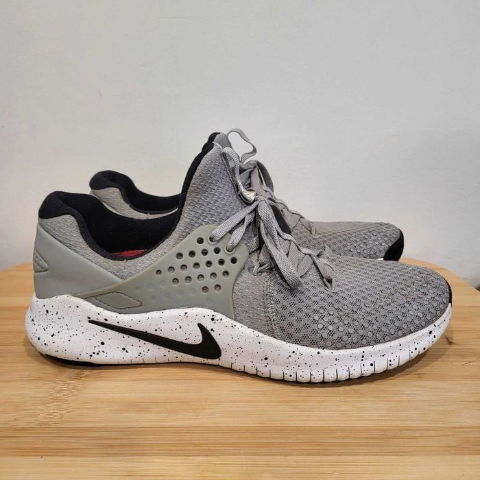 Оригінальні кросівки Nike Free TR