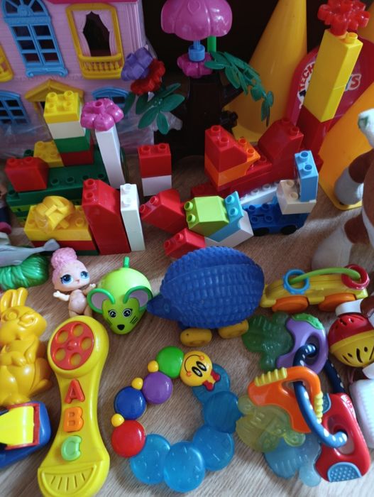 Іграшки ( усі за 100 грн )