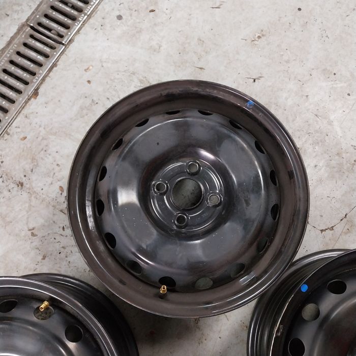 Oryginalne Felgi Stalowe Hyundai R15 4x100 6J ET 47