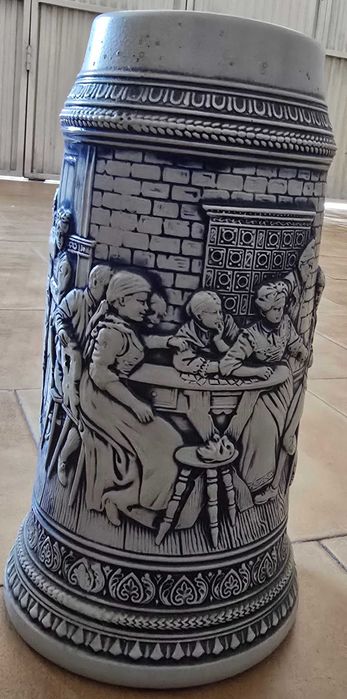 Dispensadores de bebidas e caneca