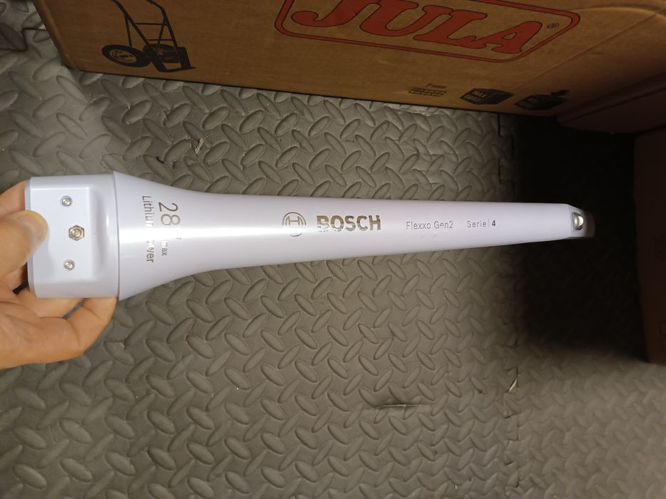 /// Odkurzacz pionowy Bosch 28V Flexxo Gen2 Serie 4- uchwyt, rączka