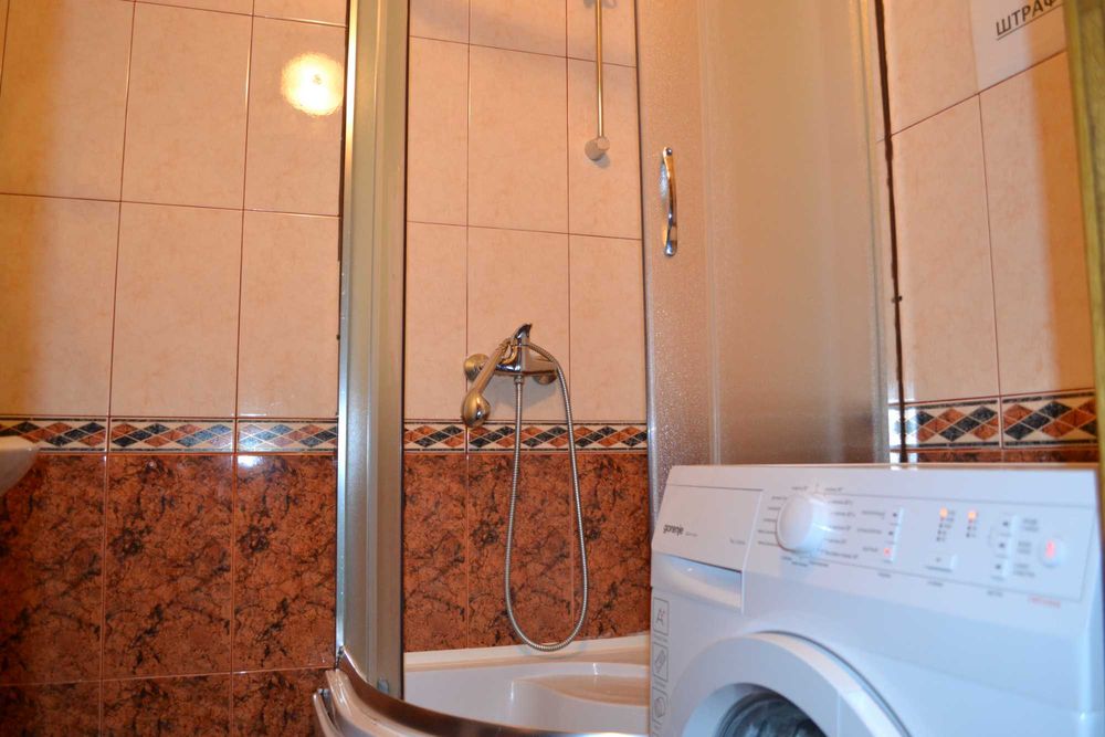 Гуртожиток на вул Шептицького, метро Лівобережна! Затишний район