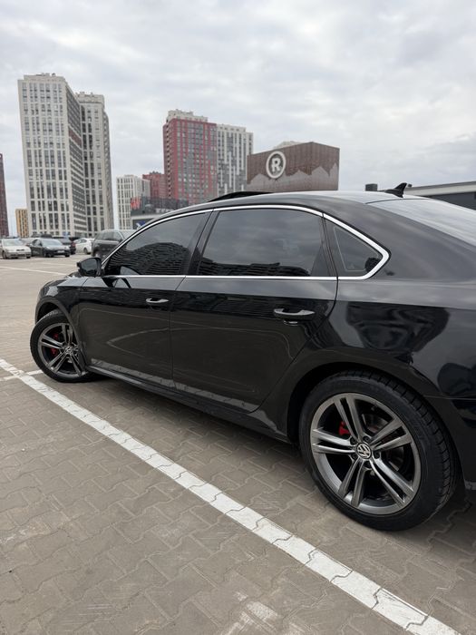 VOLKSWAGEN Passat В7 2013 2.5 газ бензин