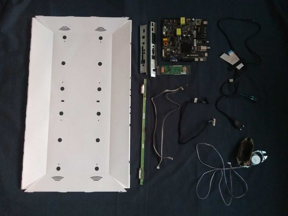 Samsung UE32N5300AKXUA . Запчасти. Телевизор под разборку.