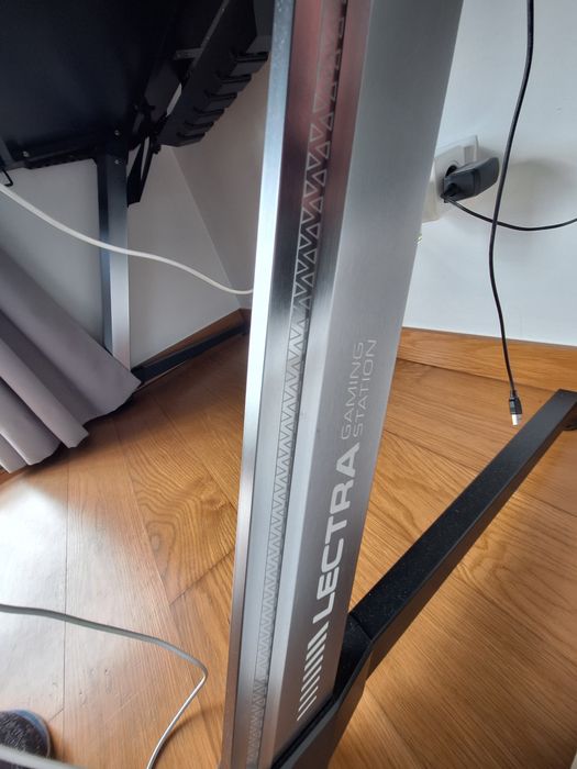 Secretária Gaming VECTRA RGB LED – USB + Porta Copos + Gestão Cabos