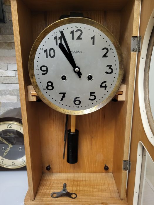 Naprawa zegarków, zegarów mechaniczny. Serwisy okresowe. Zegarmistrz.