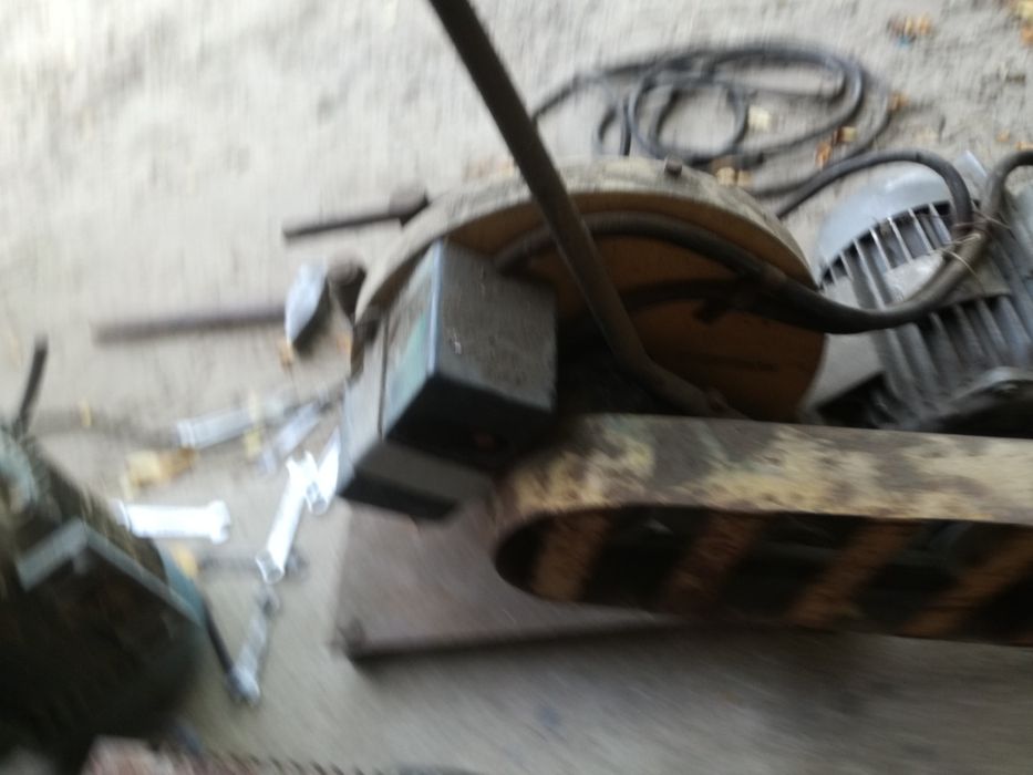 Przecinarka stolowa do metalu z imadlem