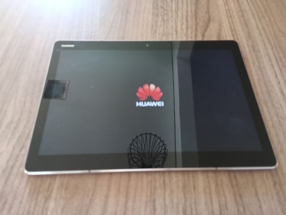 Tablet da marca HUAWEI com Capa