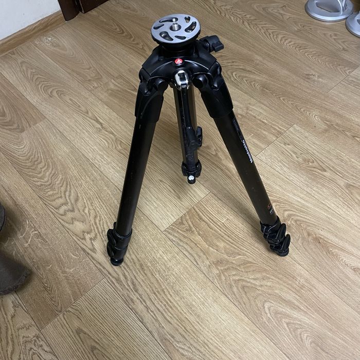 Штатив Manfrotto MT057C3-G