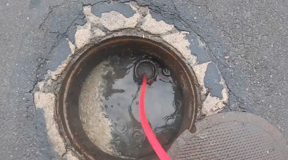 Гідродинамічна прочистка труб. Сантехнік Львів. Прочищення каналізації