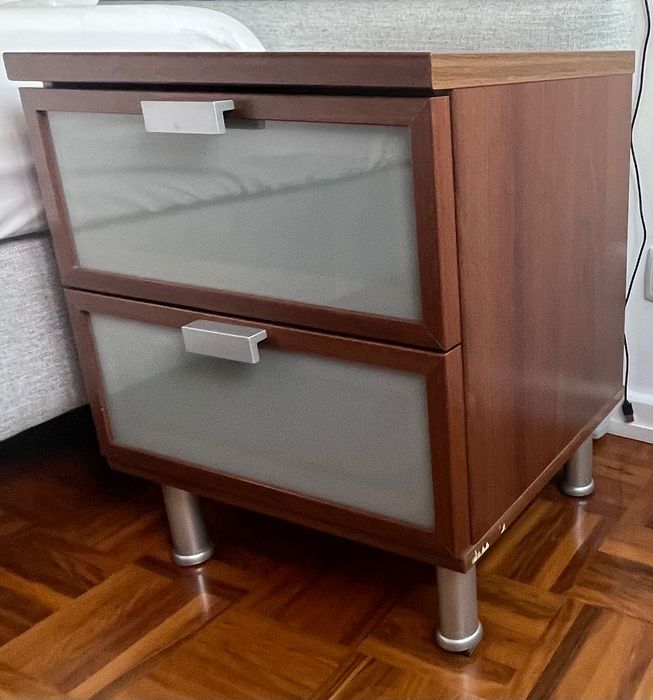Recheio de Casa/Móveis/TV/Sofás 1,2,3 lugares/Roupeiros/mesa 6 lugares/mesa 4 lugares c cadeiras/ mesa e cadeira escritório/ tapete/luminárias