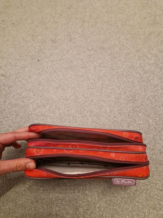 Piórnik dziewczęcy