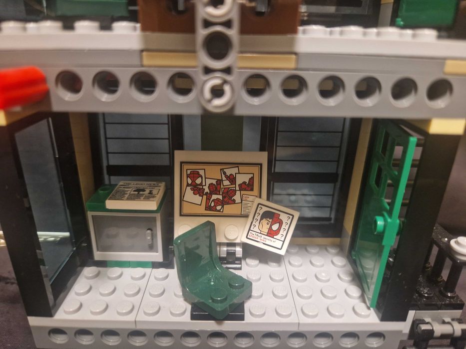 Lego marvel daily bugle 76005