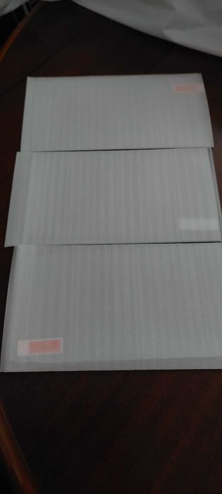Vendo 3 protectores de ecrã nintendo switch lite.