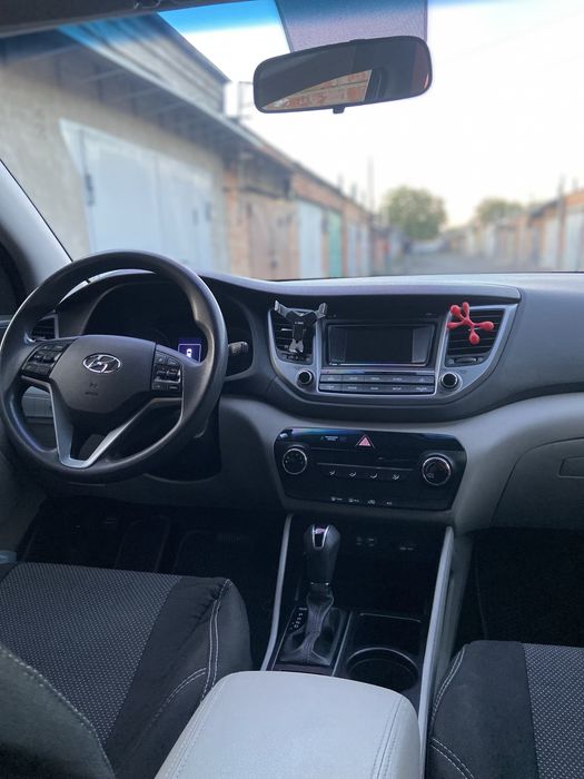Hyundai Tucson Limited 2.0 2016 автомобіль