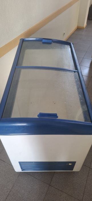 Arca Congeladora Profissional Marecos MF 400 PVH