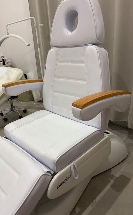Fotel kosmetyczny elektryczny Calissimo 3 silniki | Stan bdb | Pedicure |