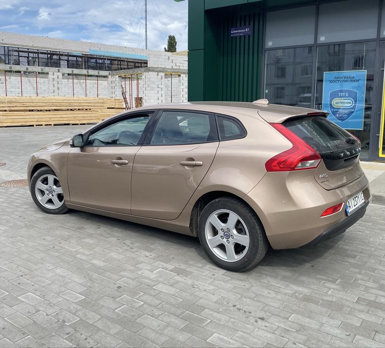 Продам  Volvo v -40  2014