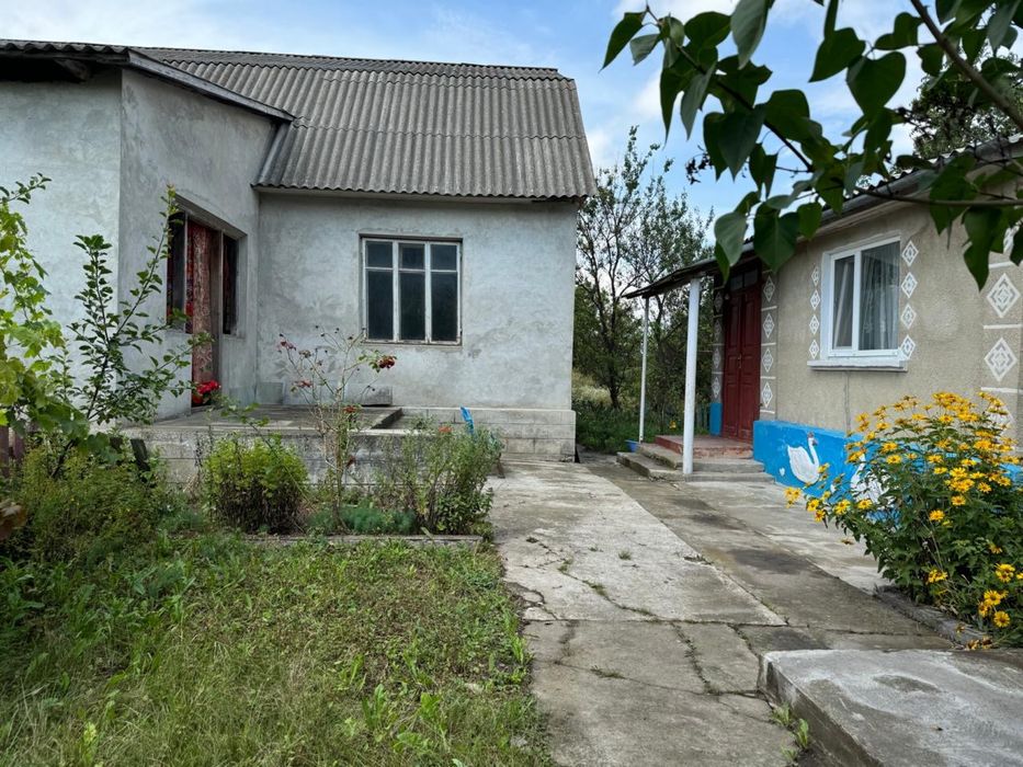 Продам будинок + 10 соток землі в Дунаївці