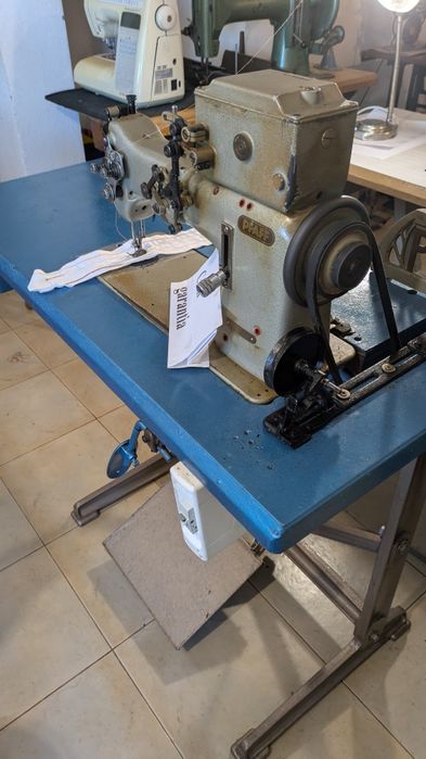 Máquina de costura Zig zag e ponto a direito  industrial industrial