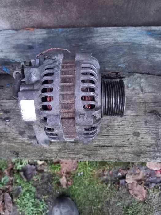 Продам генератор Мазда 6