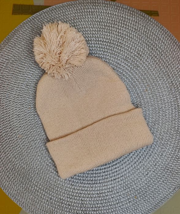 Czapka z pomponem rozmiar 0-2 lata