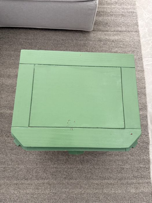 Mesa de cabeceira em madeira
