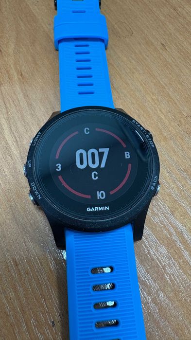 Смарт годинник Garmin Forerunner 935