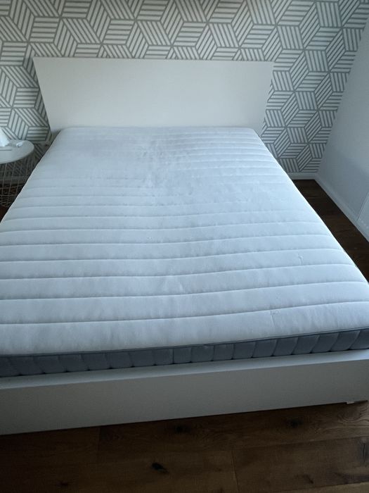 Łóżko MALM Ikea, z metaracem Valevag i szufladami, 160x200