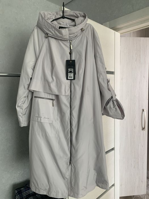 Плащ-пальто 62 розмір колір опал новий
