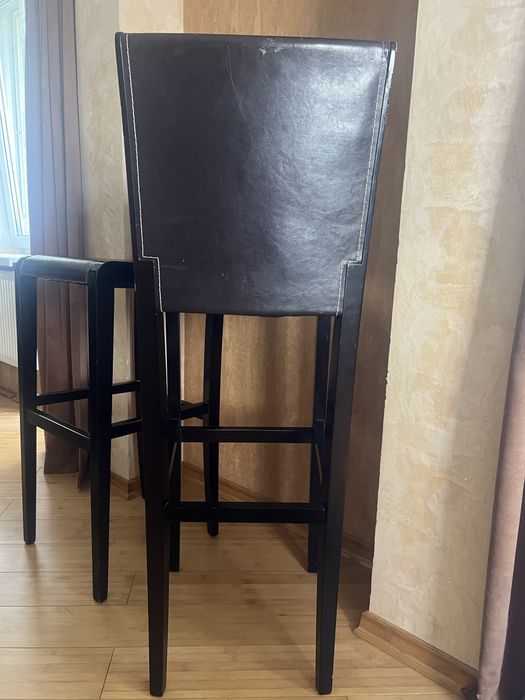 Стільці барні
