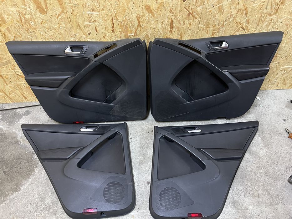 Дверні карти передні задні обшивка Volkswagen Tiguan 1 Тігуан