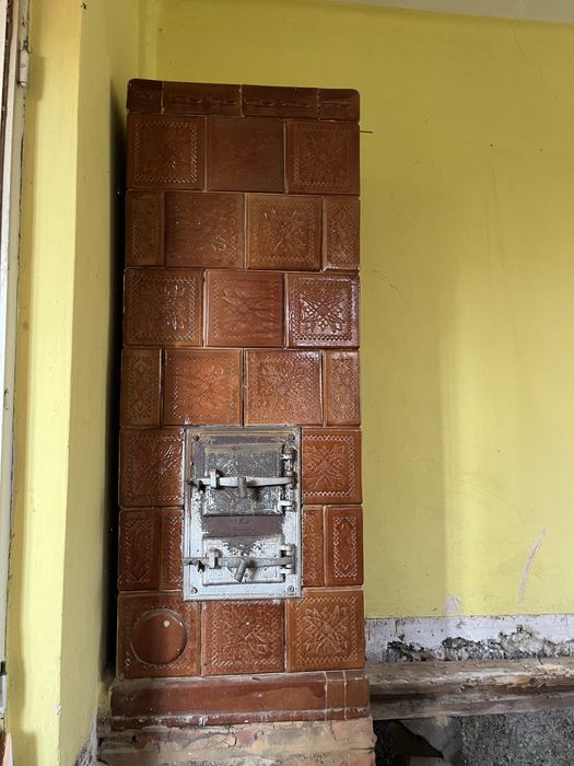 Piec kaflowy z rozbiórki