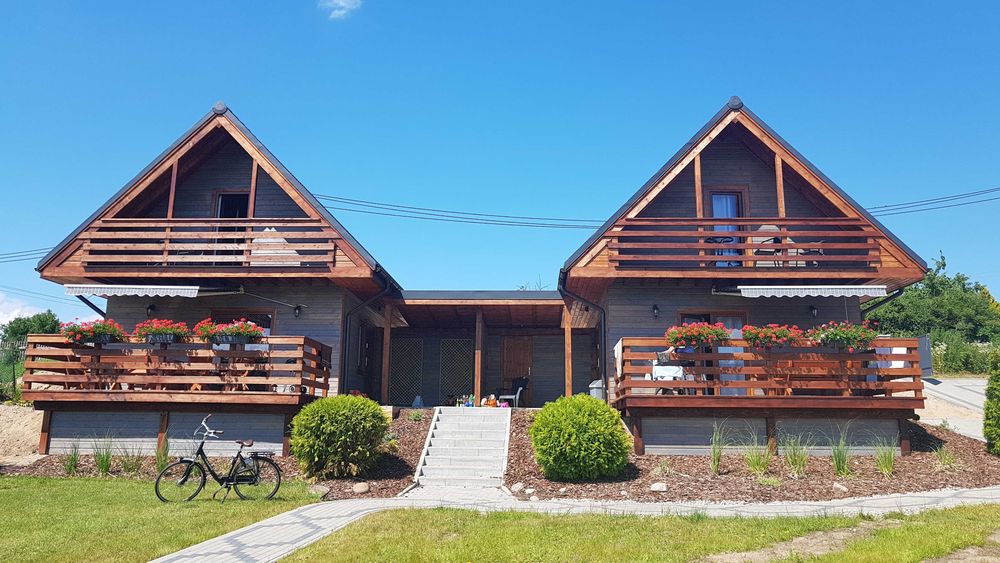 Domki na Mazurach z linią brzegową