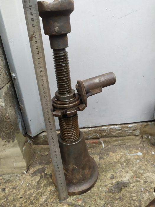 Домкрат Жигули УАЗ Волга ЗИЛ пр-во СССР 0.5 ТН 1 ТН 2 ТН 5 тн
