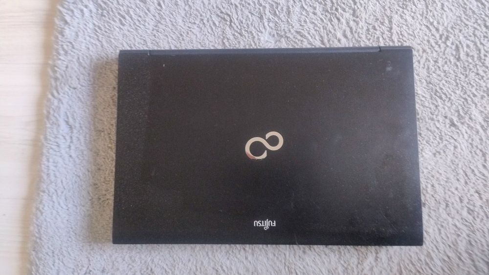 Laptop Fujitsu bez ladowaki