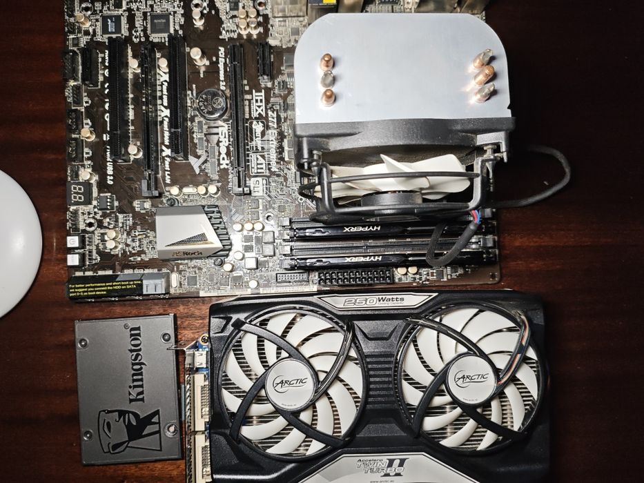 Комплект  Intel i7 3770+ASRock Z77 Extreme 4 + 16Гб+GTX 460+SSD 112Gb