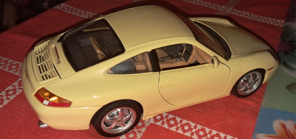 Porche  911 97 1:18