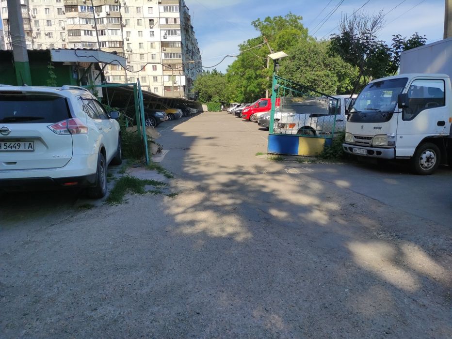 Продам место на стоянке ул Архитекторская 14