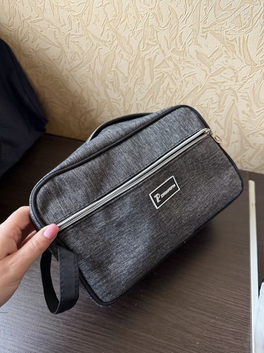 Бананка, косметички і гаманець