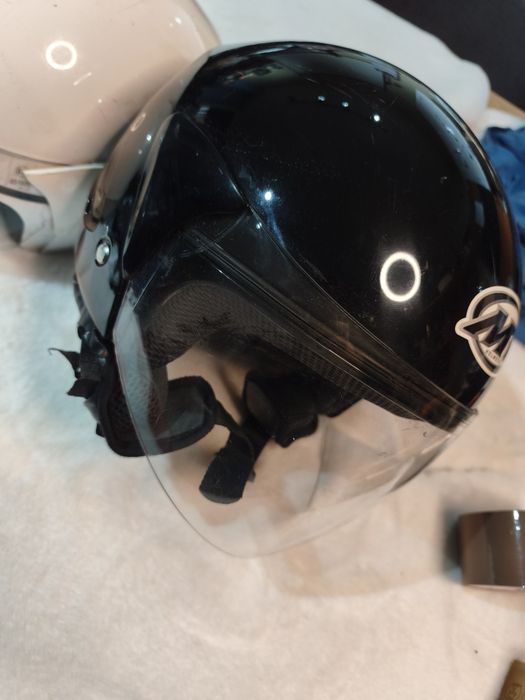 Kaski motocyklowe/motorowerowe  MT helmets używane - 2 sztuki