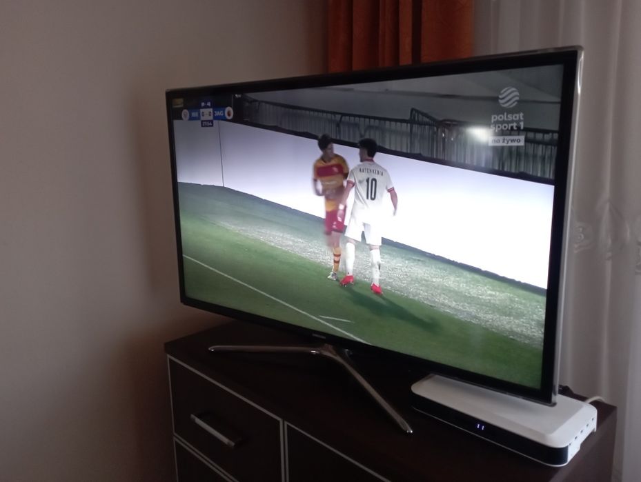 Telewizor Samsung 40 cali.  Czytaj opis