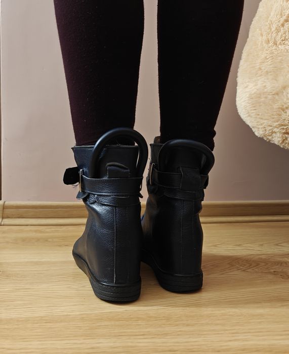 Botki skórzane skóra naturalna granatowe na koturnie 40 sneakersy