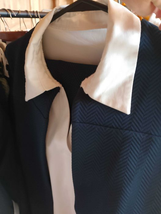 Wyprzedaż szafy – modne ubrania damskie.