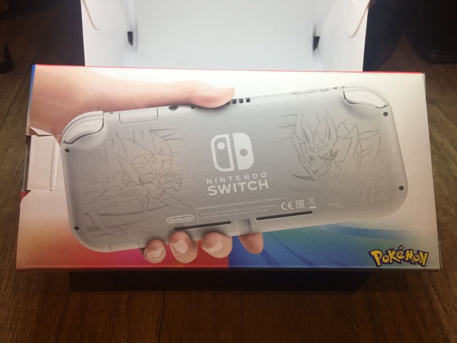 Consola Nintendo Switch lite Pokémon Zacian & Zamazenta NOVA