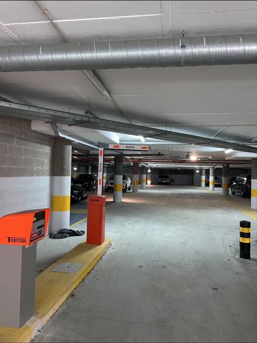 TROFA centro Arrenda-se Lugares de Garagem